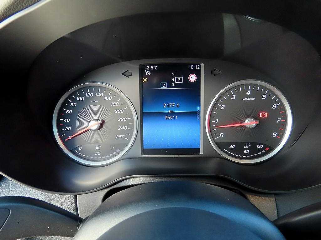 Mercedes-Benz C-Class — photo 09