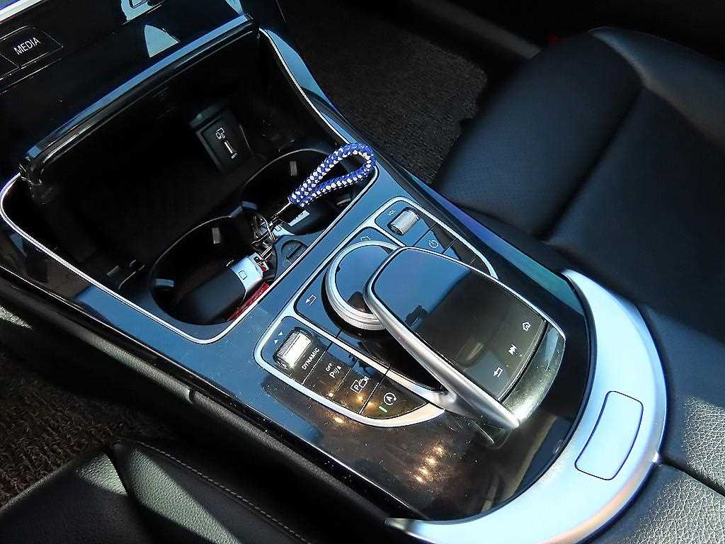 Mercedes-Benz C-Class — photo 10