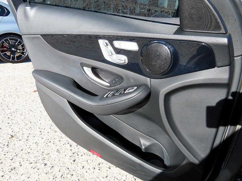 Mercedes-Benz C-Class — photo 11