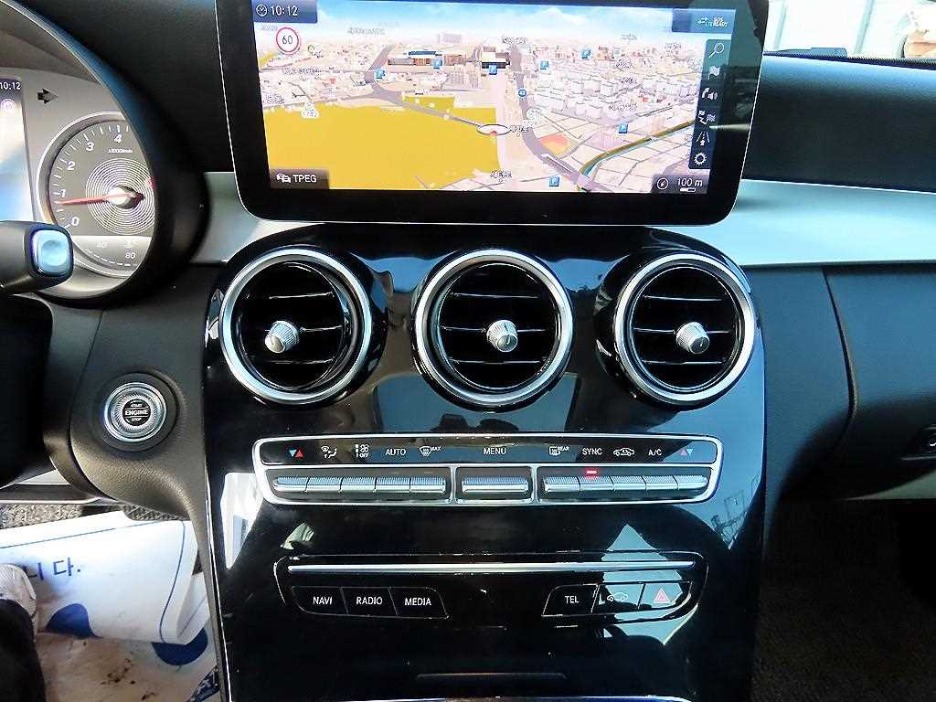Mercedes-Benz C-Class — photo 13