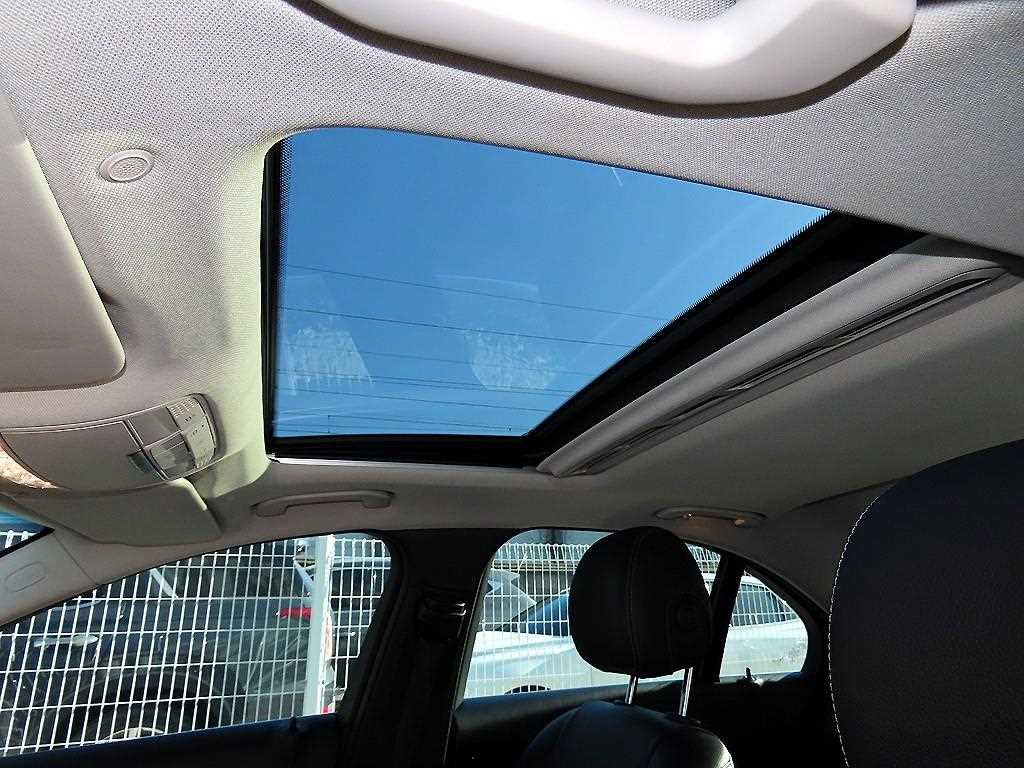 Mercedes-Benz C-Class — photo 18