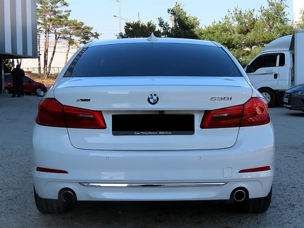 BMW 5-Series — photo 04