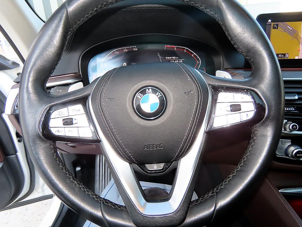 BMW 5-Series — photo 08
