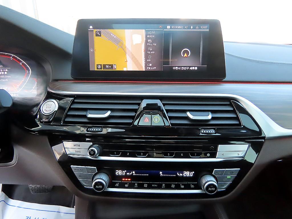 BMW 5-Series — photo 13