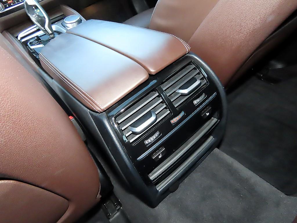 BMW 5-Series — photo 16