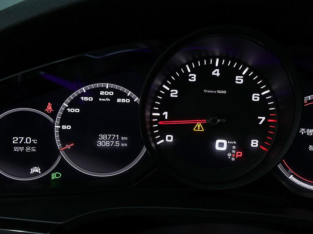 Porsche Cayenne — photo 06