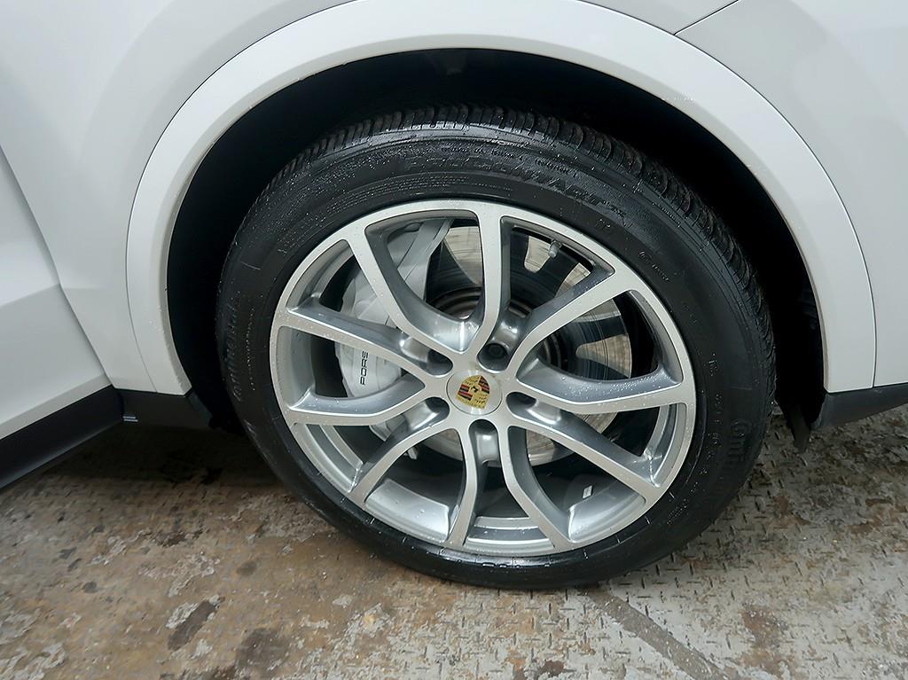 Porsche Cayenne — photo 07
