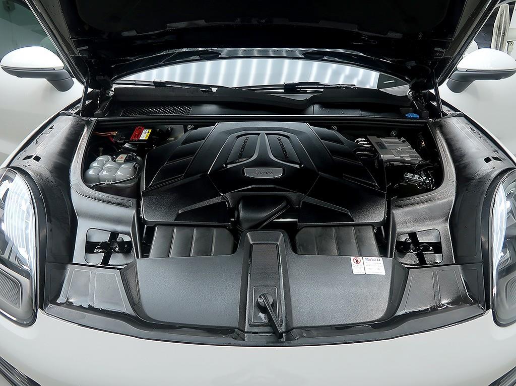 Porsche Cayenne — photo 08
