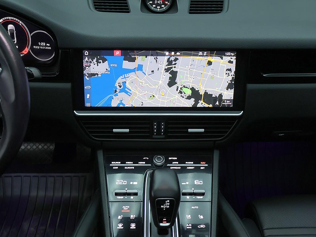 Porsche Cayenne — photo 09