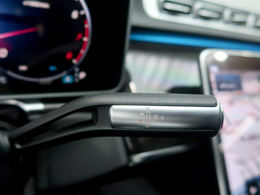 Mercedes-Benz S-Class — photo 10