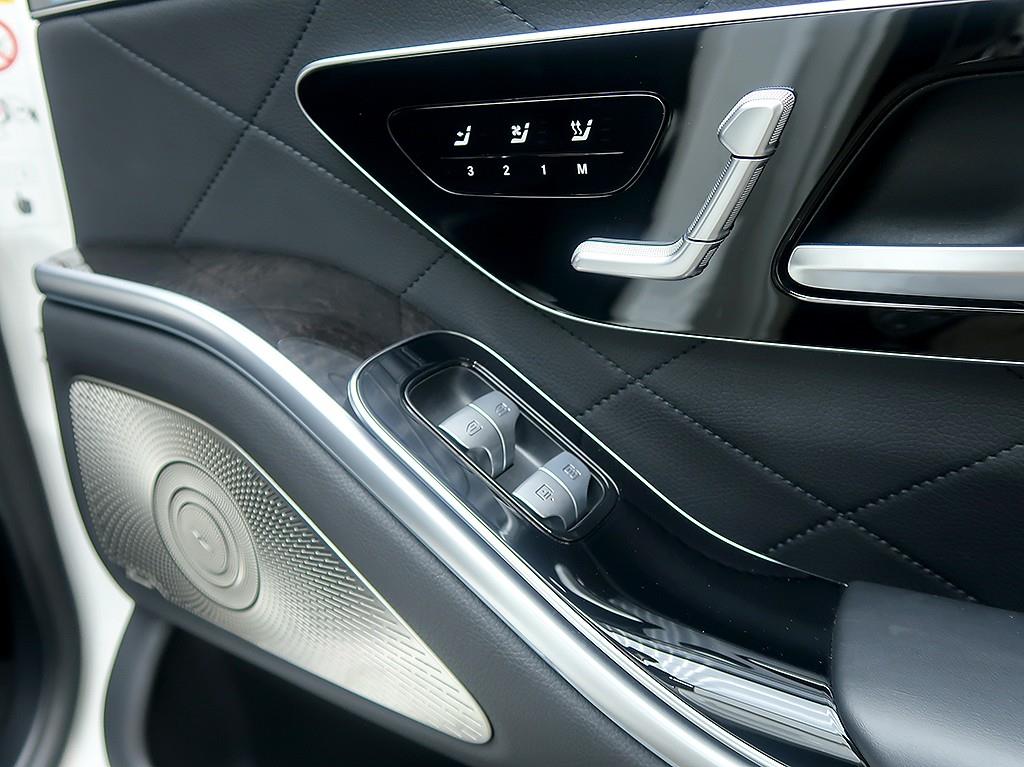Mercedes-Benz S-Class — photo 13