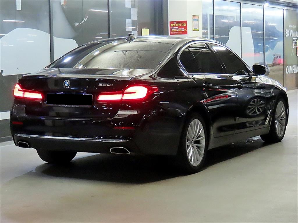 BMW 5-Series — photo 04