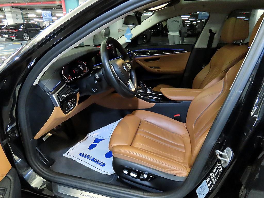 BMW 5-Series — photo 06