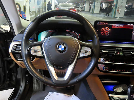 BMW 5-Series — photo 08