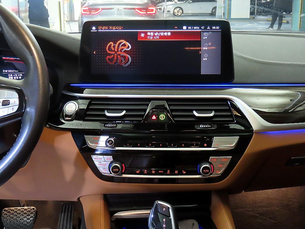 BMW 5-Series — photo 11