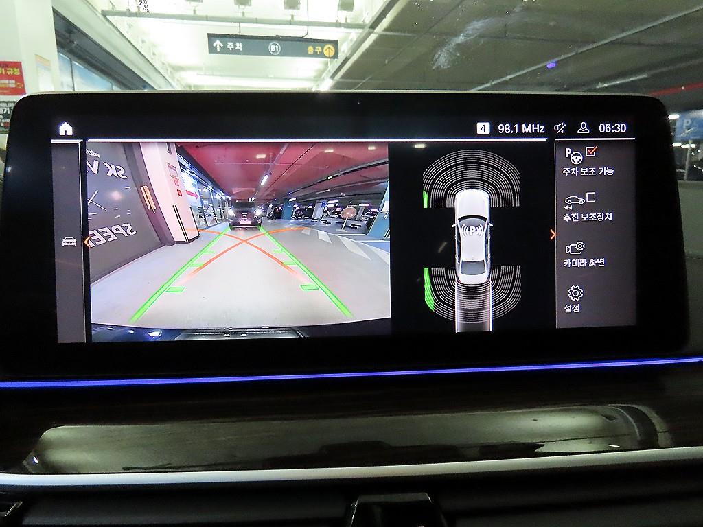 BMW 5-Series — photo 13