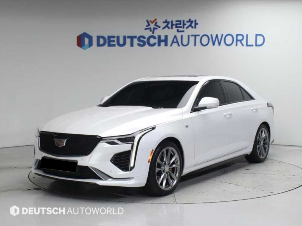 Cadillac CT4 — photo 01