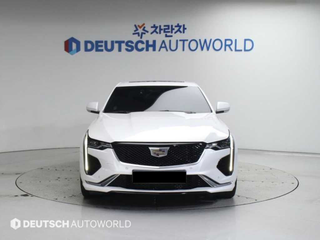 Cadillac CT4 — photo 03