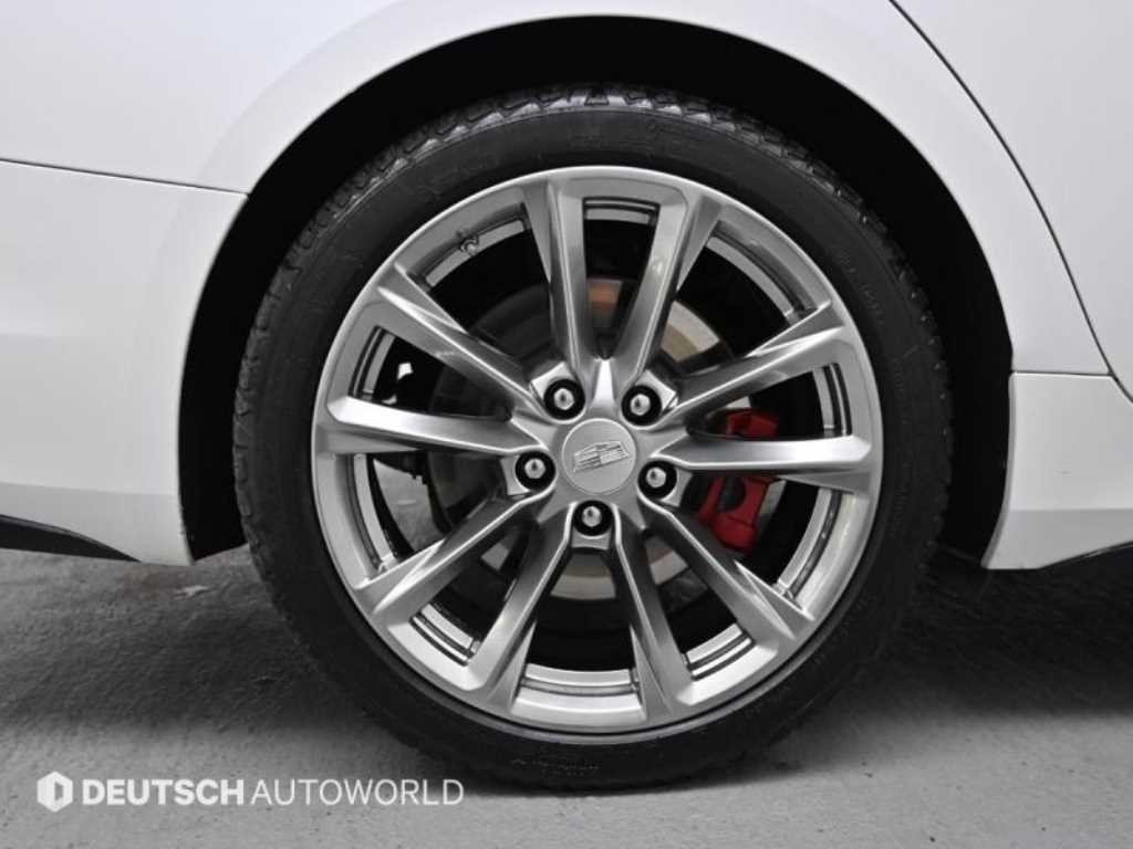 Cadillac CT4 — photo 05
