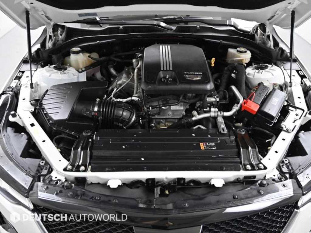 Cadillac CT4 — photo 06