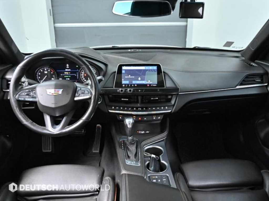 Cadillac CT4 — photo 07