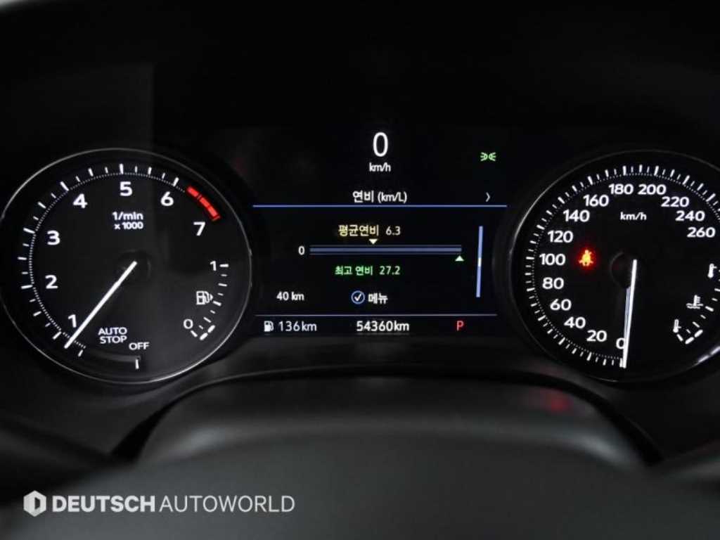 Cadillac CT4 — photo 08