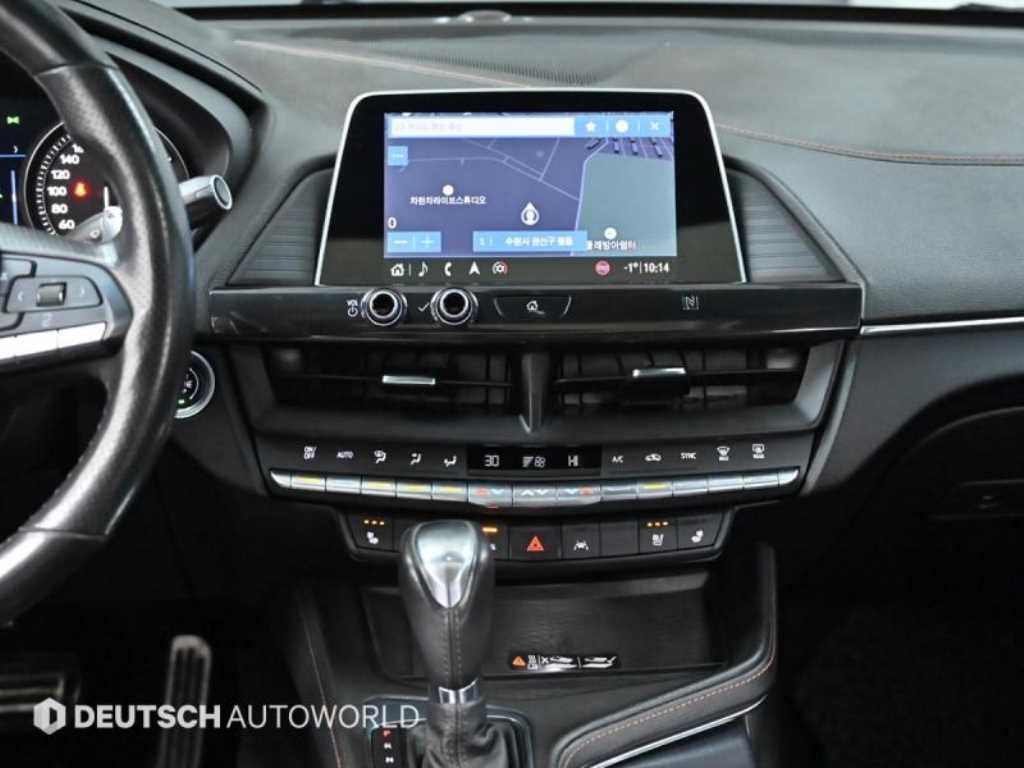 Cadillac CT4 — photo 14