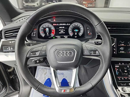Audi Q8 — photo 09