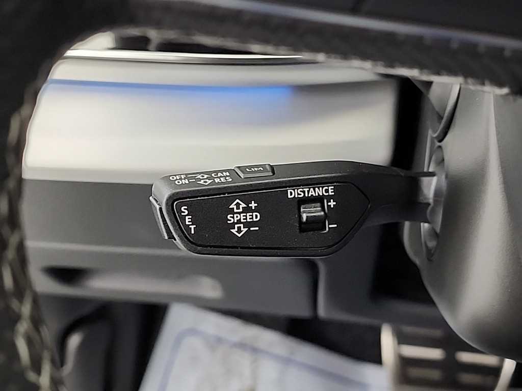 Audi Q8 — photo 18