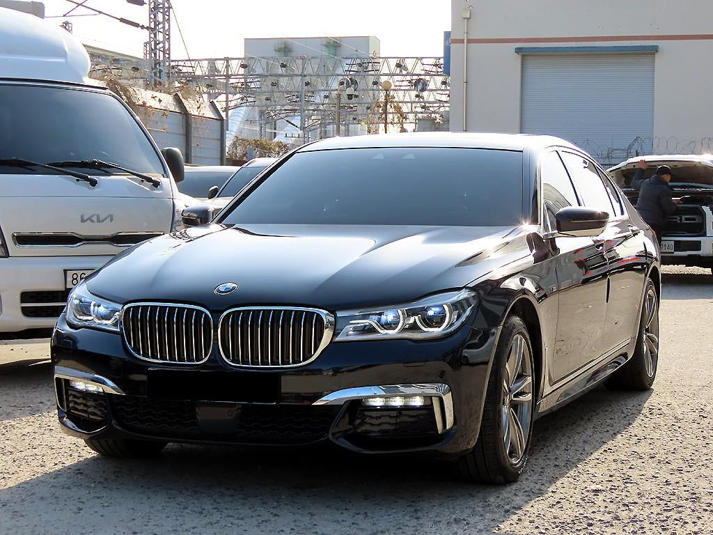 BMW 7-Series — photo 02