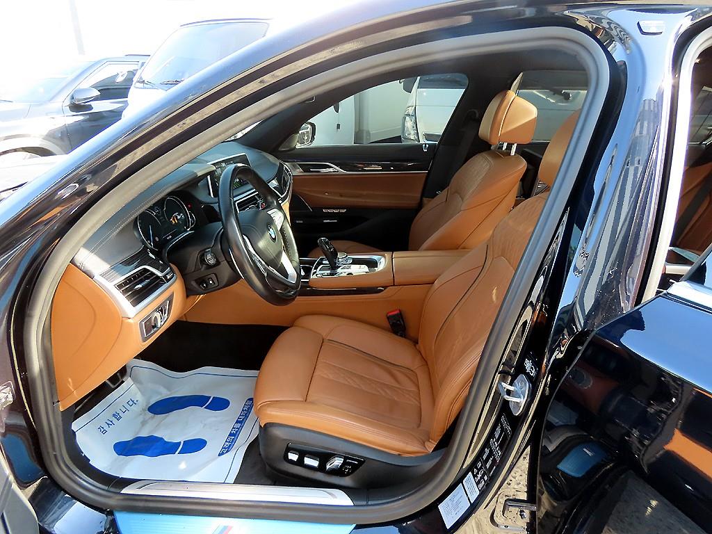 BMW 7-Series — photo 05