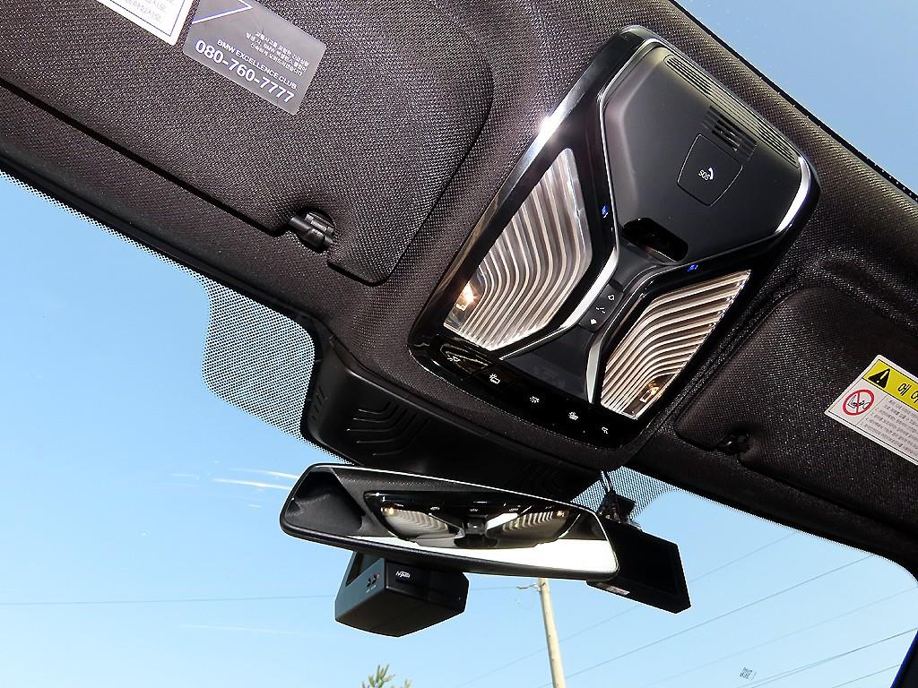 BMW 7-Series — photo 13