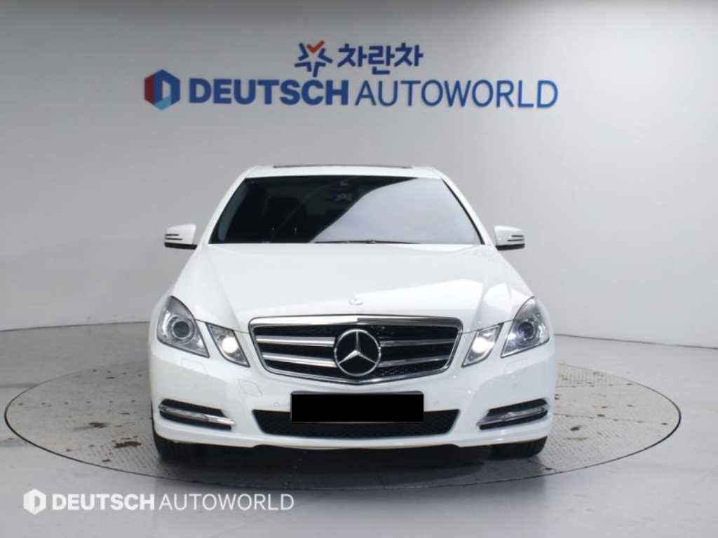 Mercedes-Benz E-Class — photo 03