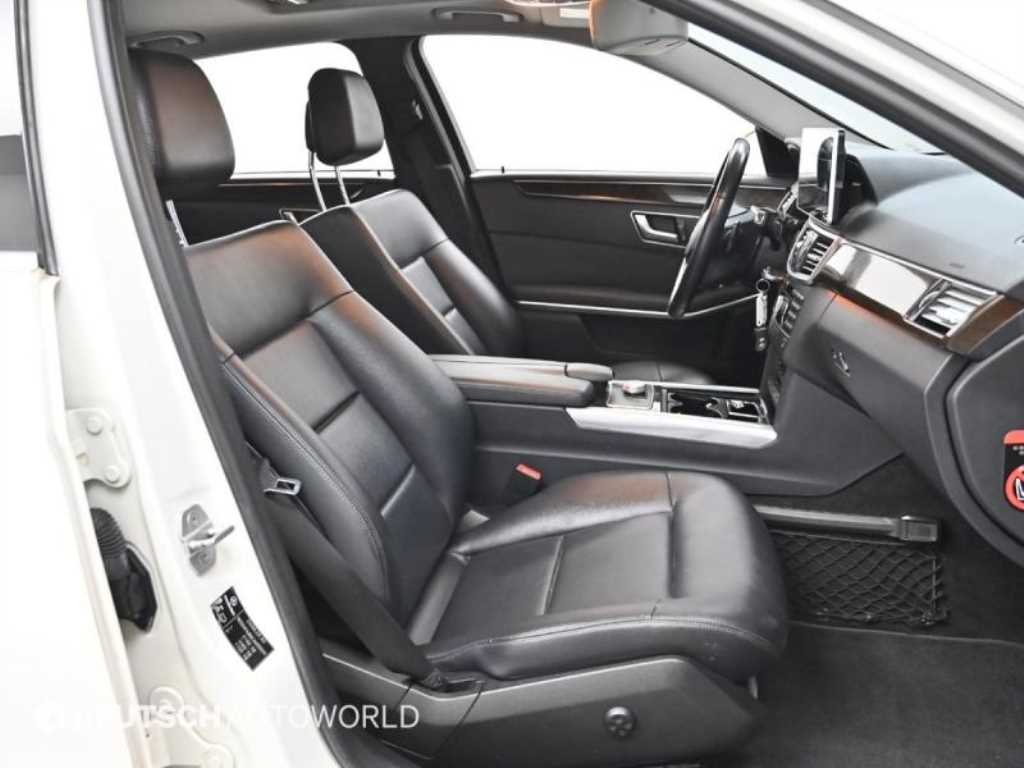 Mercedes-Benz E-Class — photo 10