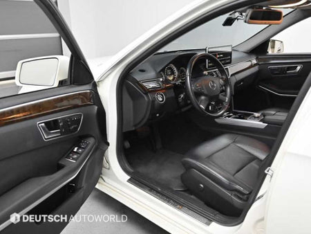 Mercedes-Benz E-Class — photo 11