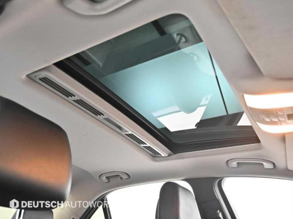 Mercedes-Benz E-Class — photo 19