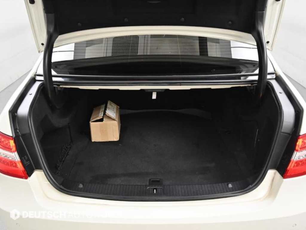 Mercedes-Benz E-Class — photo 20