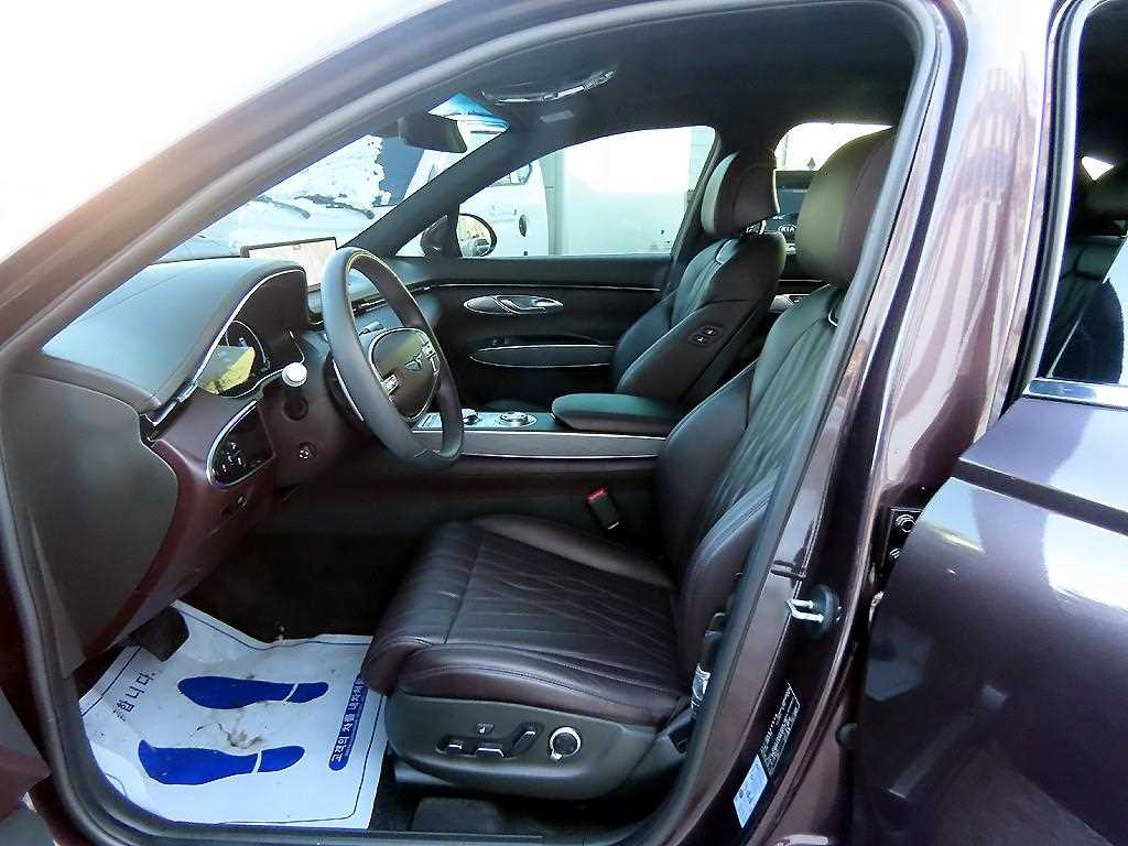 Genesis GV70 — photo 05