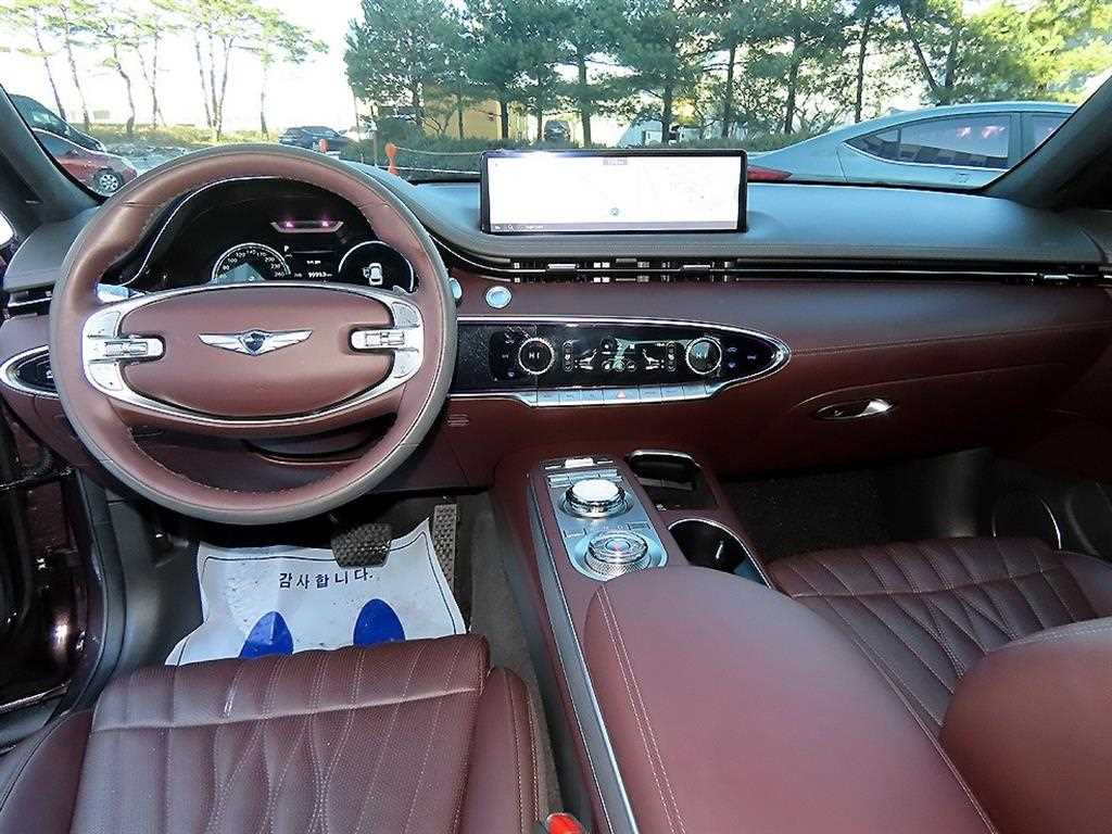 Genesis GV70 — photo 07
