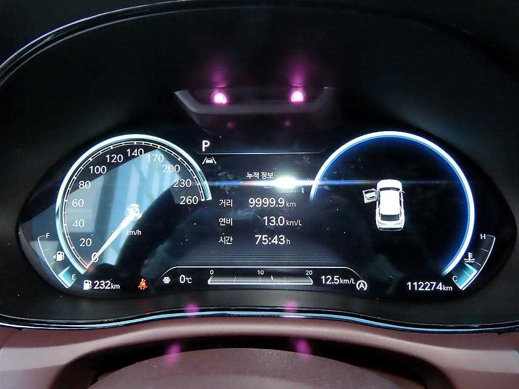Genesis GV70 — photo 09