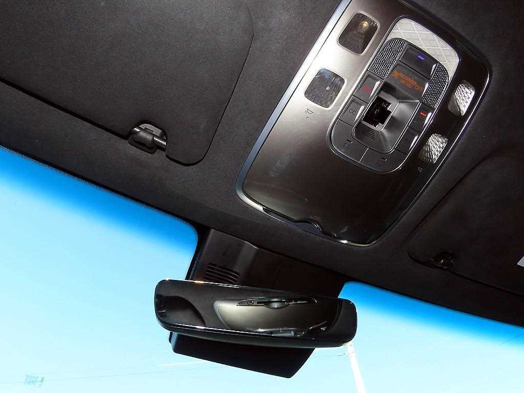 Genesis GV70 — photo 14