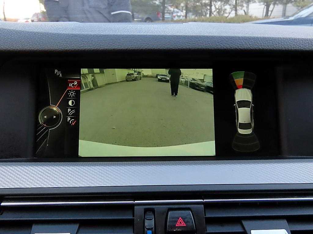 BMW 5-Series — photo 15