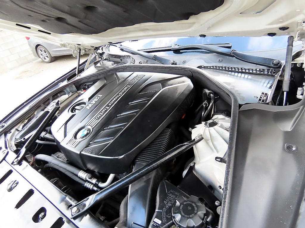 BMW 5-Series — photo 19