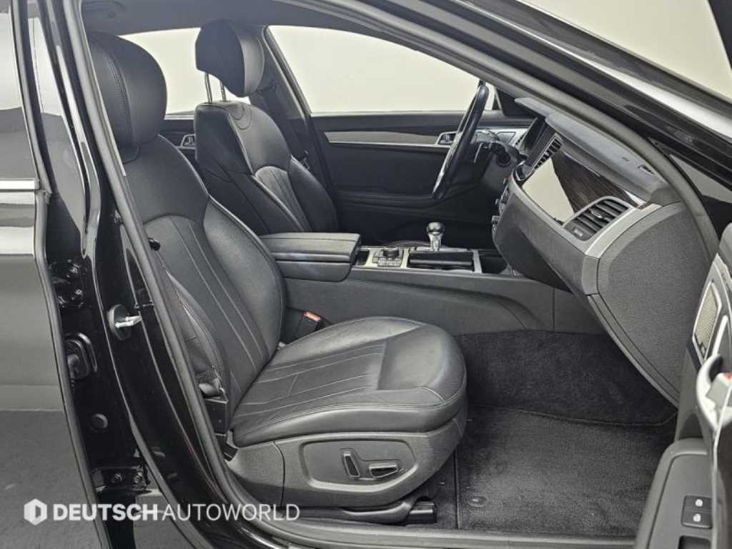 Genesis G80 — photo 09