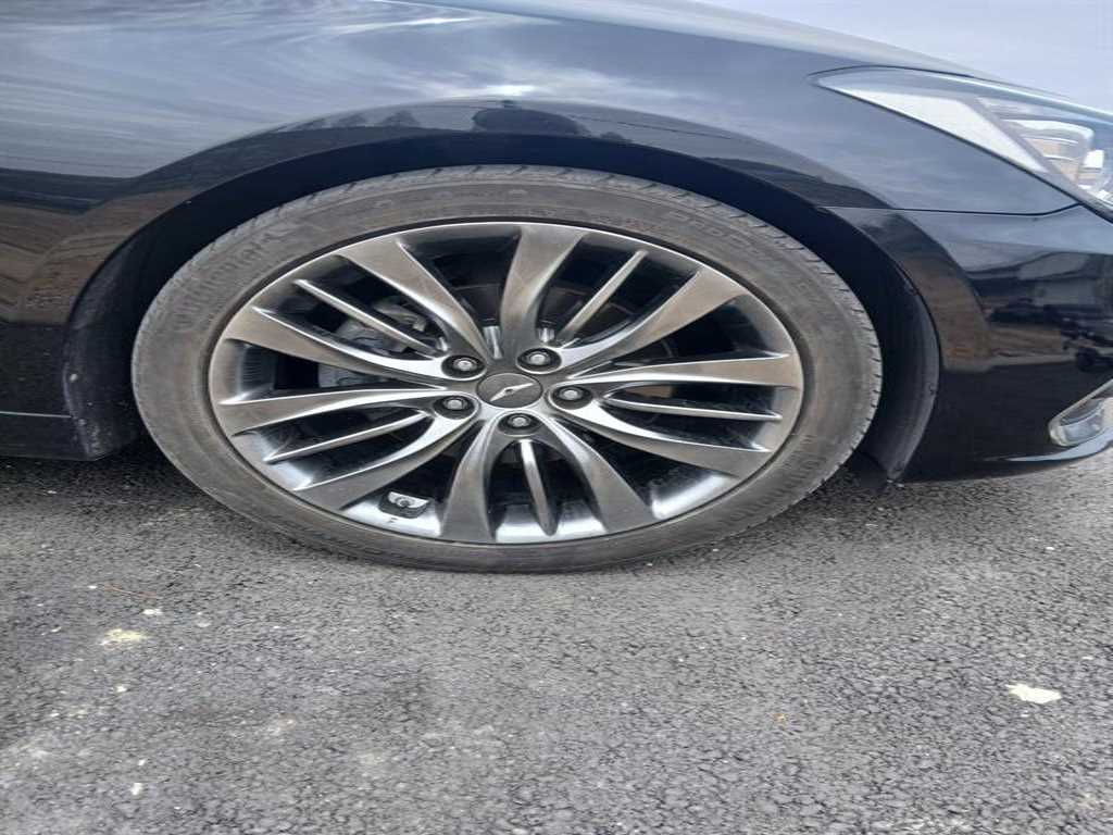 Genesis G80 — photo 20