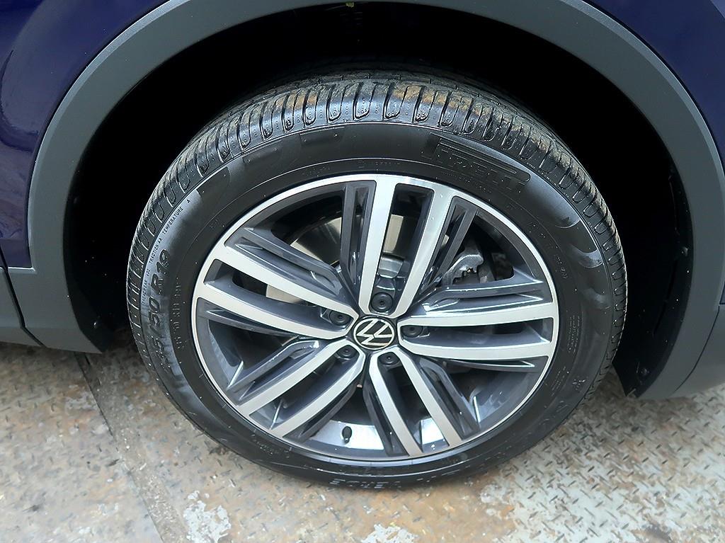 Volkswagen Tiguan — photo 08