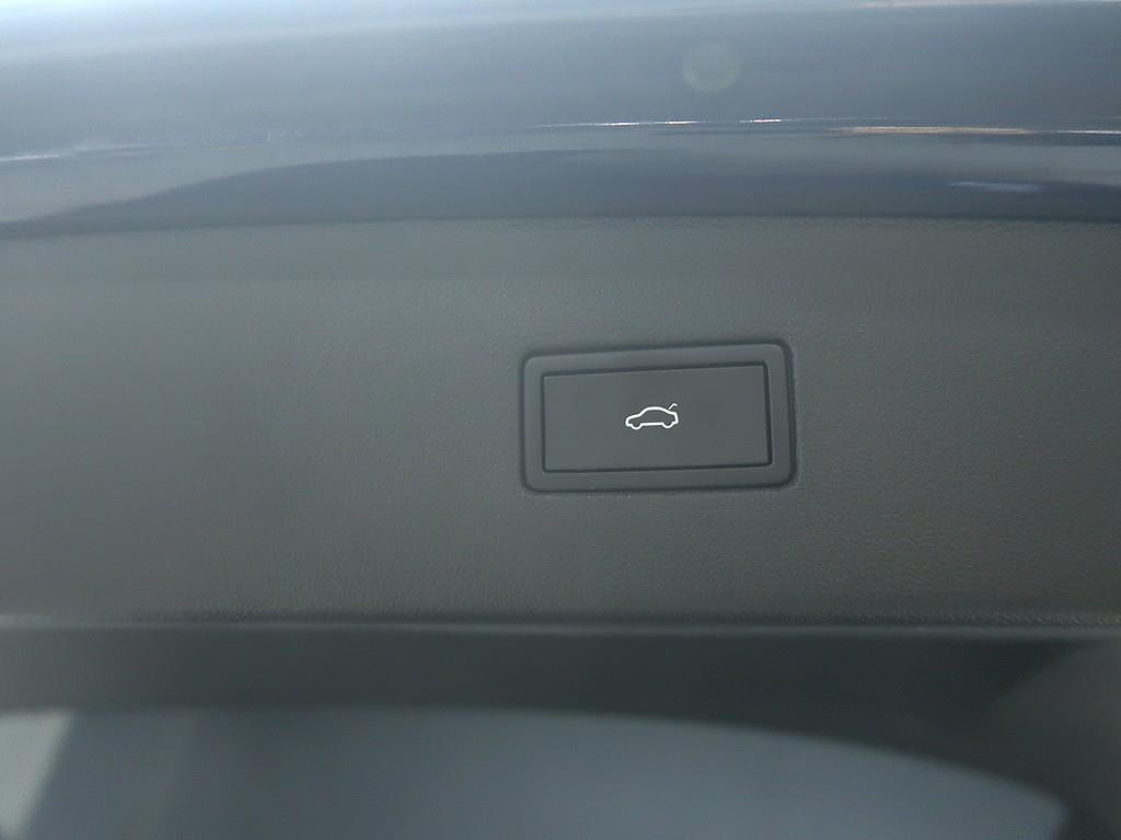 Volkswagen Tiguan — photo 13