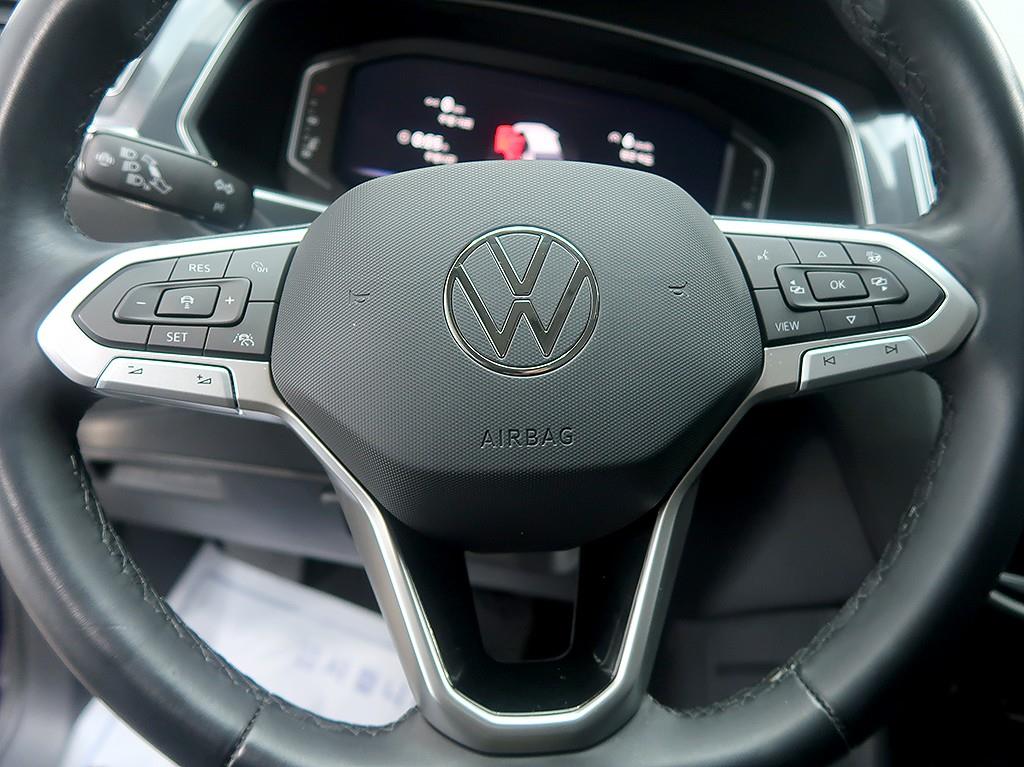 Volkswagen Tiguan — photo 16