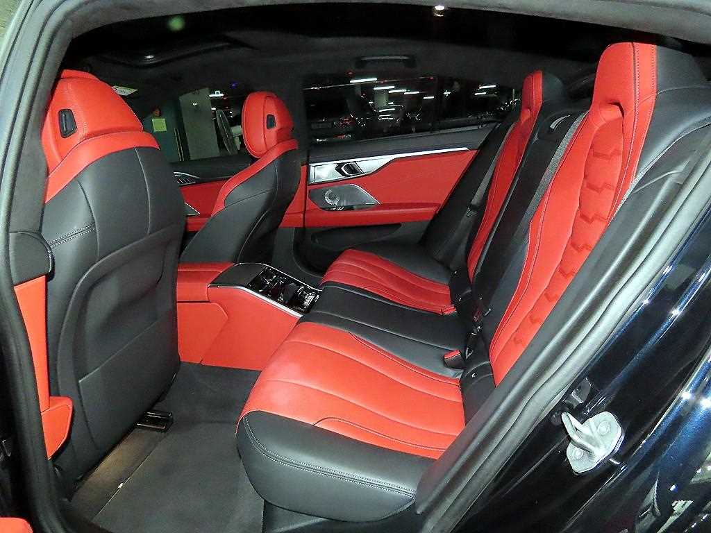 BMW 8-Series — photo 07