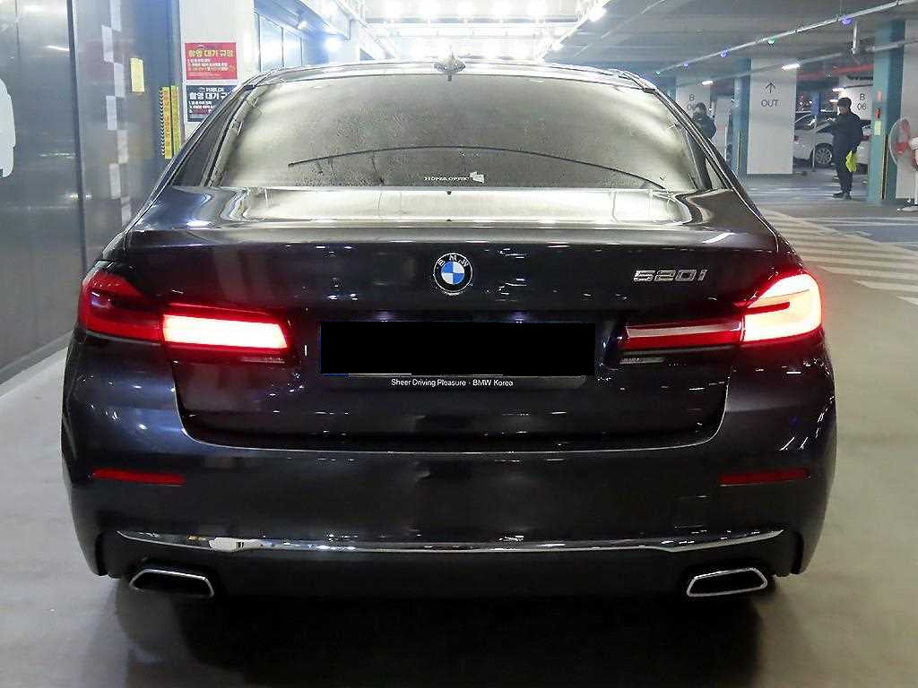 BMW 5-Series — photo 05